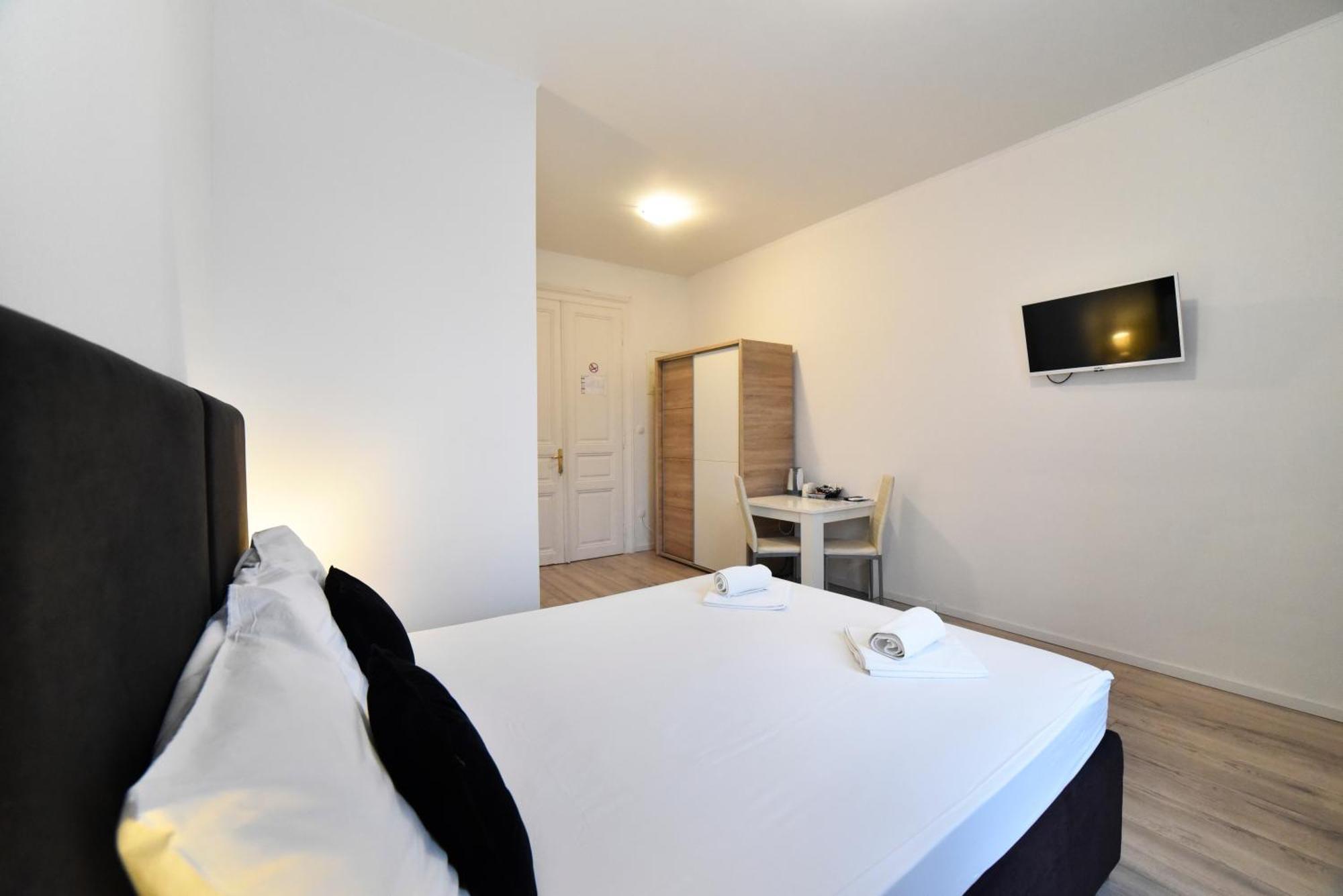 Virtus Apartments And Rooms With Free Private Parking Zagreb Exterior foto
